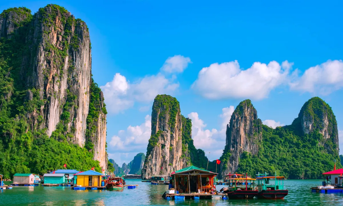 Vietnam’s Ha Long Bay: A Natural Wonder and UNESCO World Heritage Site